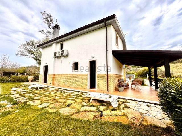 Case e ville in vendita di 2800 m² in Via Maddalena