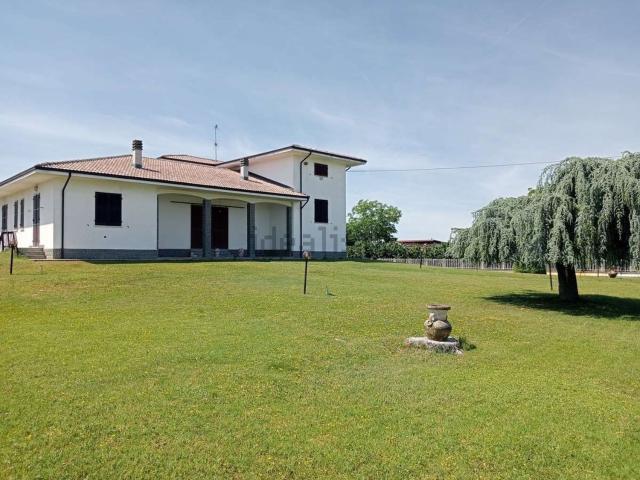 Case e ville in vendita di 310 m²