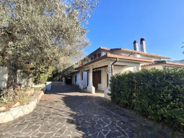 Case e ville in vendita di 280 m²
