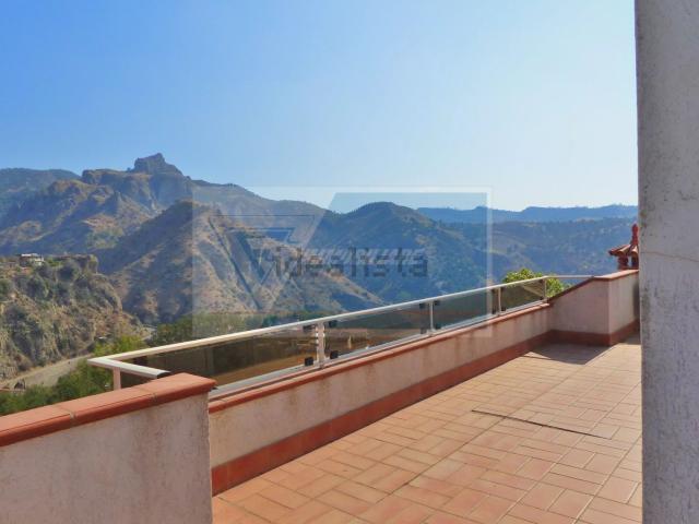 Case e ville in vendita di 280 m²