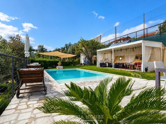 Case e ville in vendita di 280 m²