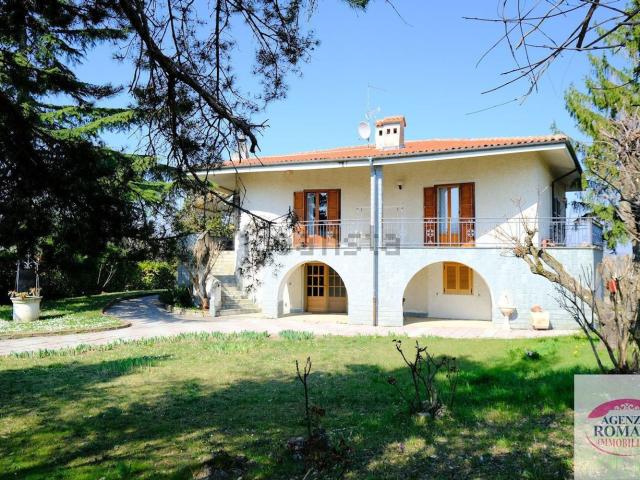Case e ville in vendita di 280 m²