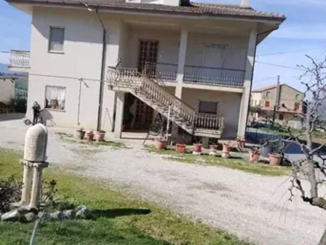 Case e ville in vendita di 280 m²