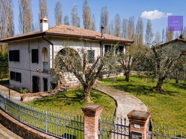 Case e ville in vendita di 280 m²