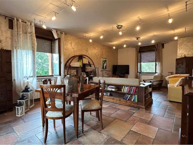 Case e ville in vendita di 280 m² in Via Col del Lepre