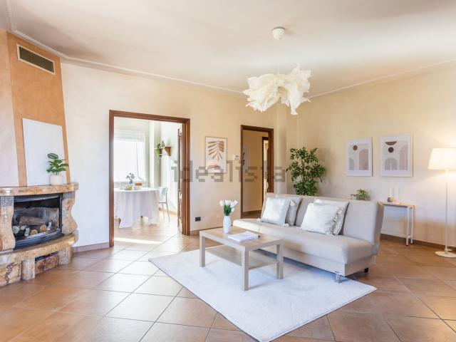Case e ville in vendita di 280 m² in Via Camillo Benso Conte di Cavour, 15