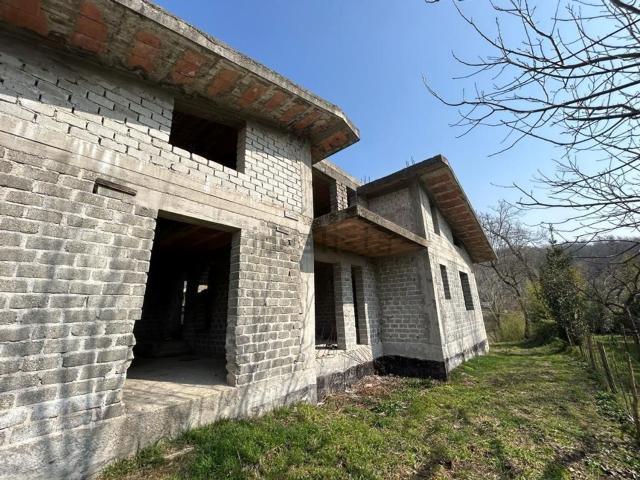 Case e ville in vendita di 280 m² in Via Capo d&apos Acqua