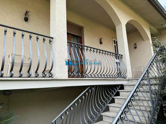 Case e ville in vendita di 280 m² in Via Cervaiolo