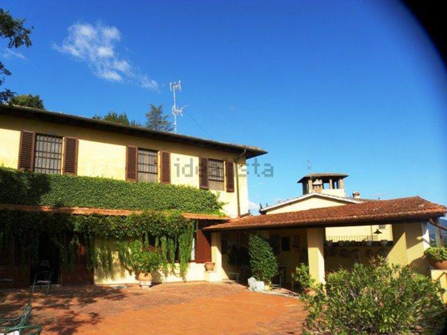 Case e ville in vendita di 280 m² in Via Belisario Vinta