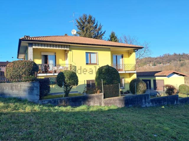 Case e ville in vendita di 280 m² in Via G. Mazzini, 26