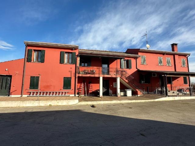 Case e ville in vendita di 280 m² in Via Gemma Lia Grizzi dal Fiume
