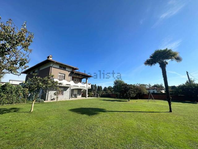 Case e ville in vendita di 280 m² in Via Giuseppe Mazzini, 41