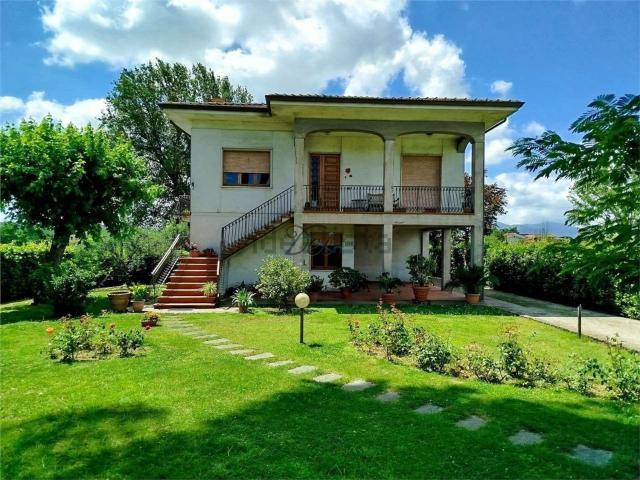 Case e ville in vendita di 280 m² in Via dei Maionchi