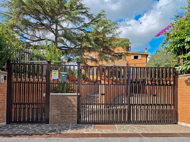 Case e ville in vendita di 280 m² in Via del casale d&apos Antoni