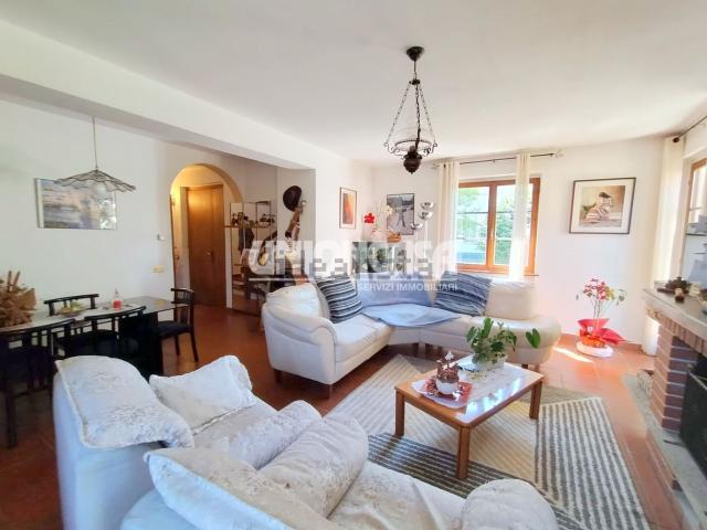 Case e ville in vendita di 280 m² in Via del Doss, 87