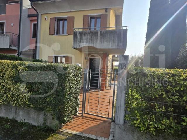 Case e ville in vendita di 280 m² in Via dell&apos  Alpino, 14