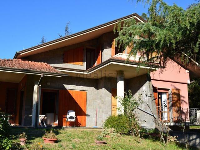 Case e ville in vendita di 280 m² in Via della rimembranza