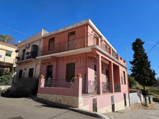 Case e ville in vendita di 280 m² in Via Francesco Aurelio di Bella, 167