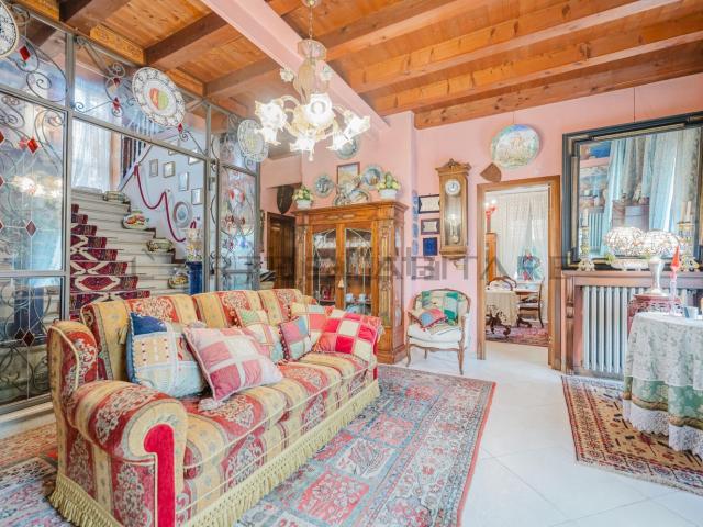 Case e ville in vendita di 280 m² in Via Immacolata di Lourdes