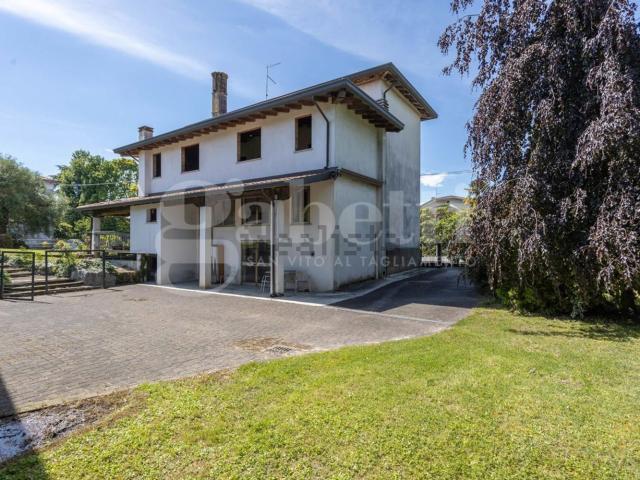 Case e ville in vendita di 280 m² in Via Monte Santo, 28