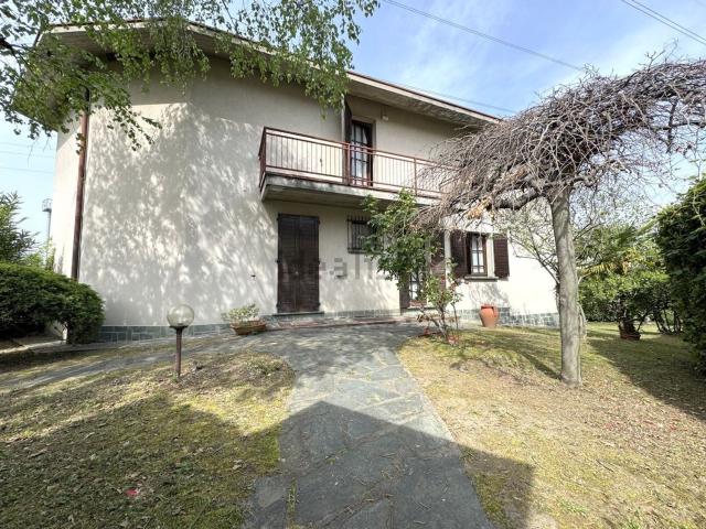 Case e ville in vendita di 280 m² in Via Monte Pizzo