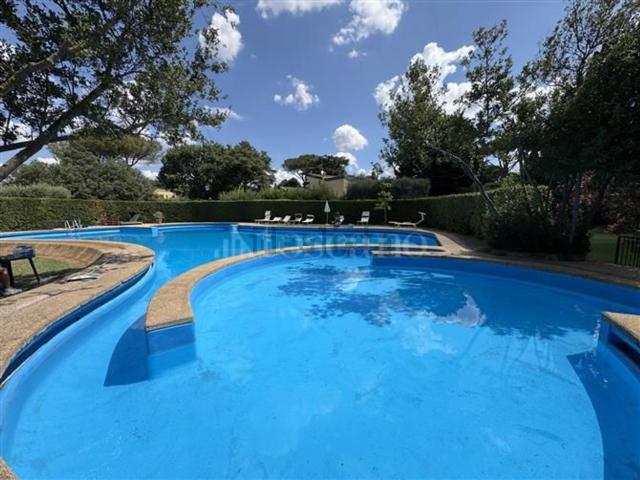 Case e ville in vendita di 280 m² in Via Marmenia