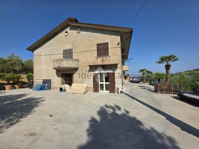 Case e ville in vendita di 280 m² in Via Muro Filippo, 14