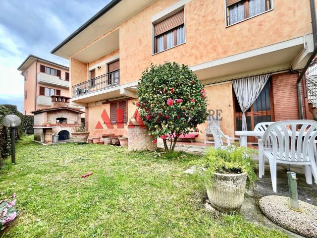 Case e ville in vendita di 280 m² in Via Sarzanese Valdera