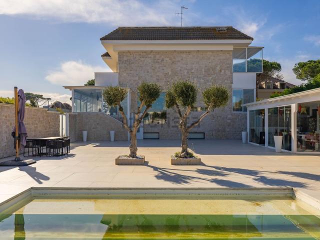 Case e ville in vendita di 280 m² in Via Stefano Felis, 32