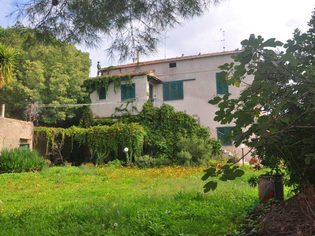 Case e ville in vendita di 280 m² in Via Pasubio