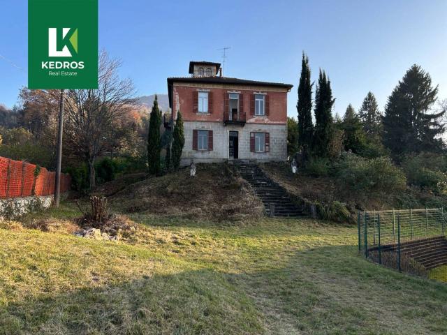 Case e ville in vendita di 280 m² in Via per Bedero, 8