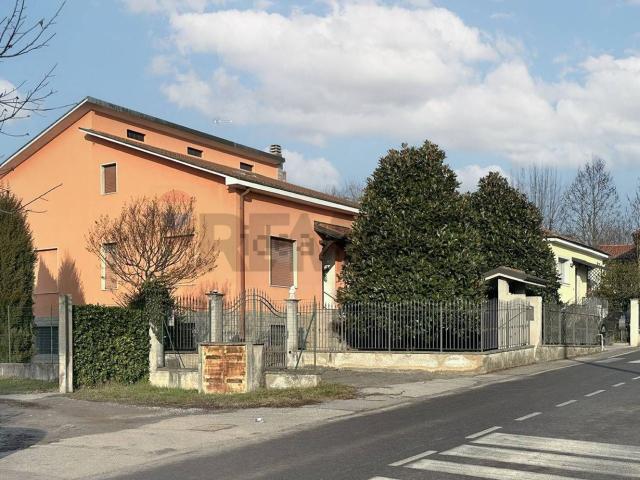 Case e ville in vendita di 280 m² in Via Principale, 97