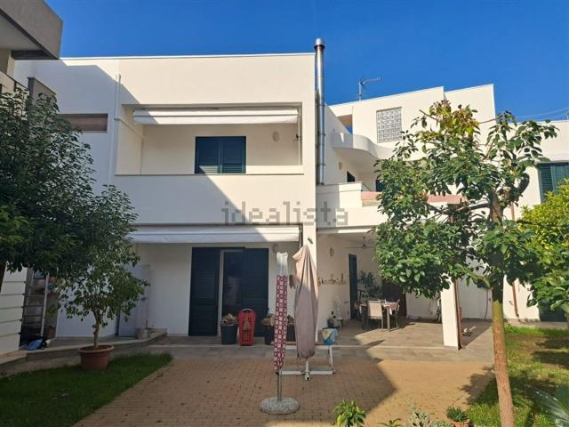 Case e ville in vendita di 280 m² in Via roma
