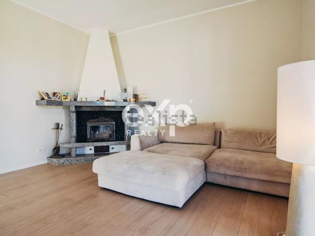 Case e ville in vendita di 280 m² in Via Vicenza, 4