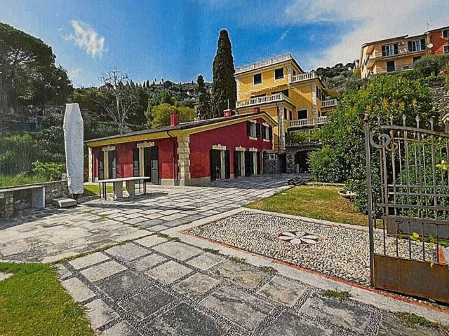 Case e ville in vendita di 280 m² in Viale la Torre