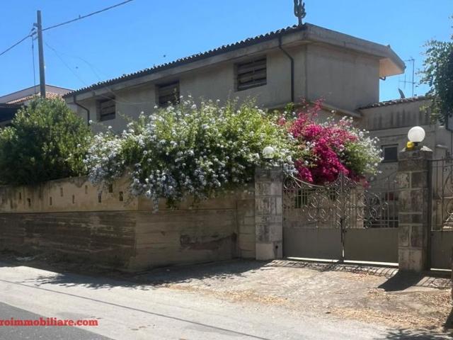 Case e ville in vendita di 280 m² in Contrada Genovese