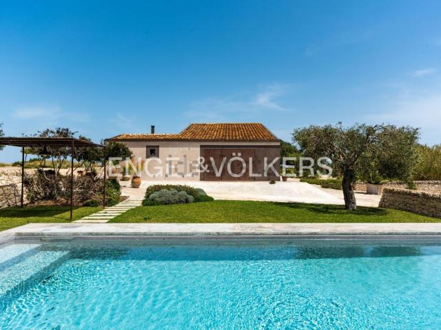 Case e ville in vendita di 280 m² in Contrada Pagliarello