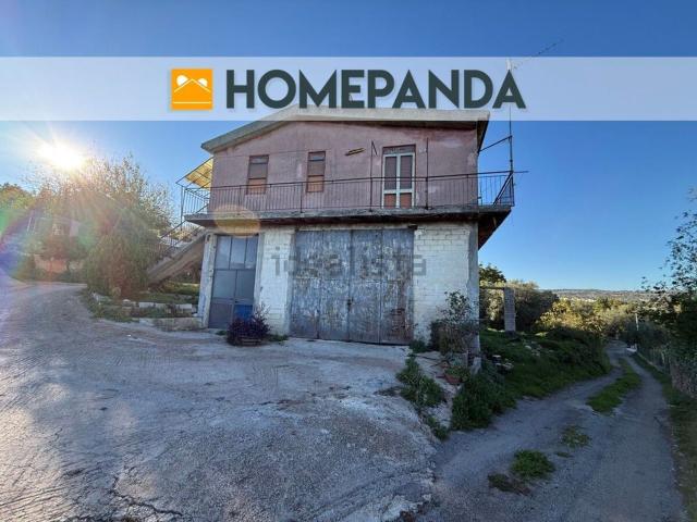 Case e ville in vendita di 280 m² in Contrada Scala Bagni, 16