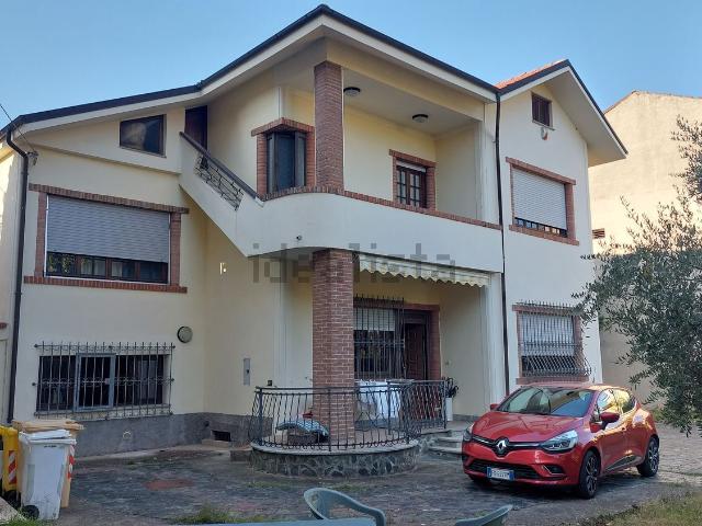 Case e ville in vendita di 280 m² in Corso Saracco