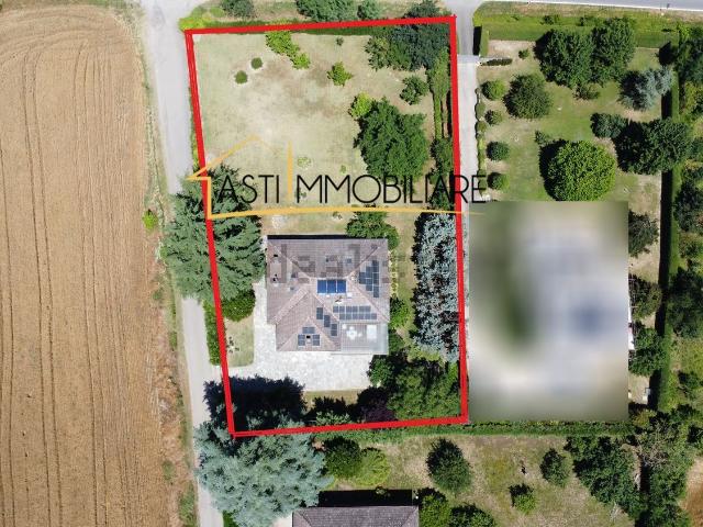 Case e ville in vendita di 280 m² in Frazione Revignano, 67