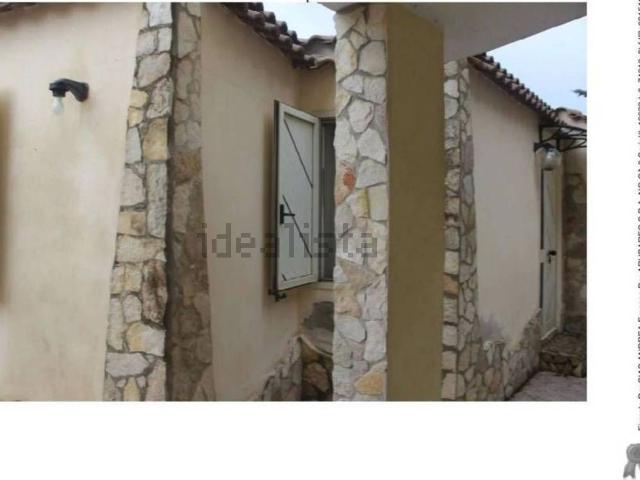 Case e ville in vendita di 280 m² in Strada Comunale Is Xireddus
