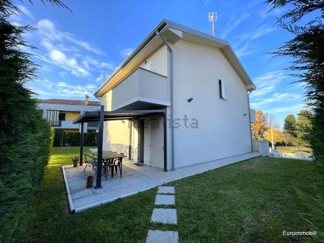Case e ville in vendita di 280 m² in Strada del Bottone