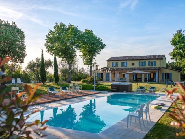 Case e ville in vendita di 280 m² in Strada Vencareto