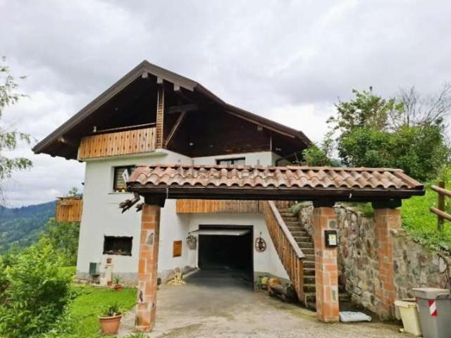 Case e ville in vendita di 281 m² in Via M. Pizzul