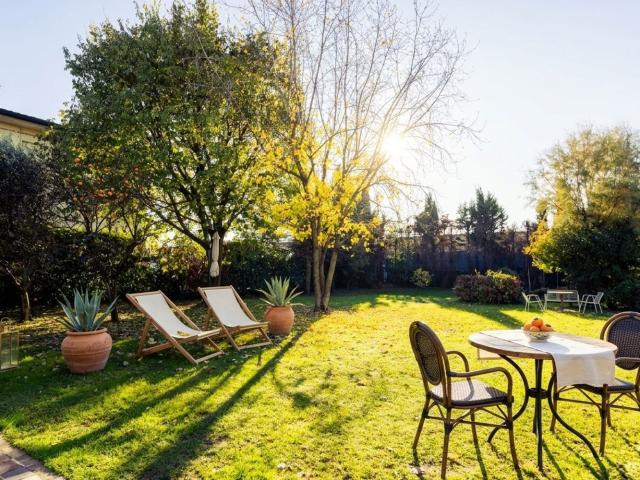 Case e ville in vendita di 282 m² in Via Catalani