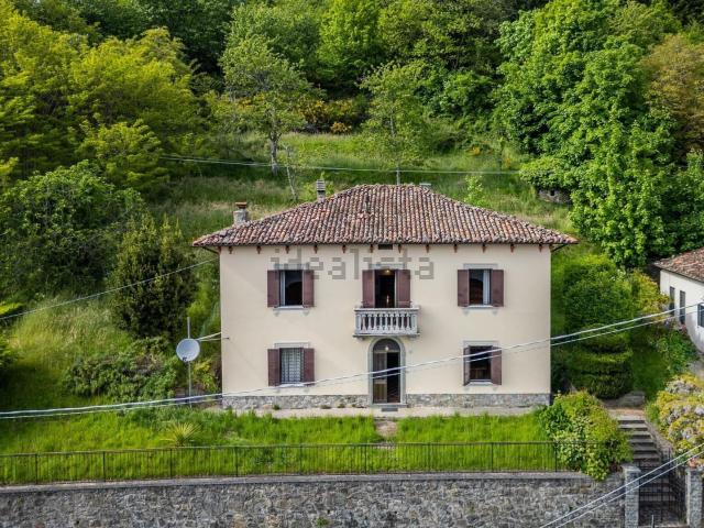 Case e ville in vendita di 282 m² in Via Canale