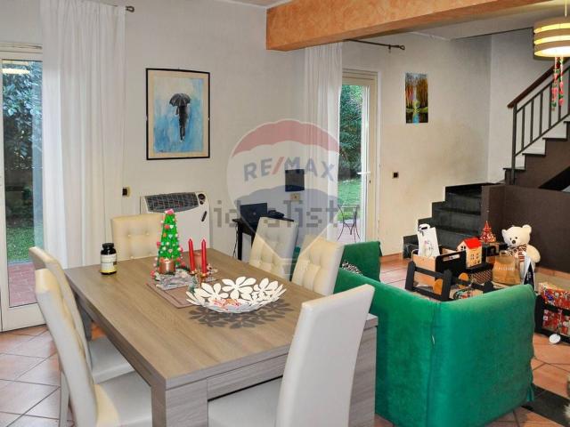 Case e ville in vendita di 282 m² in Via Blanco, 14