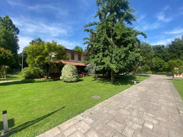 Case e ville in vendita di 282 m² in Via del Tinto, 4