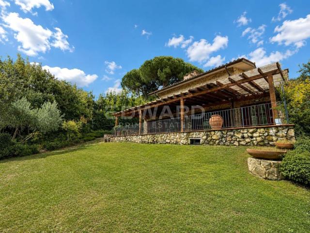 Case e ville in vendita di 282 m² in Via di Poggio alle Mandrie