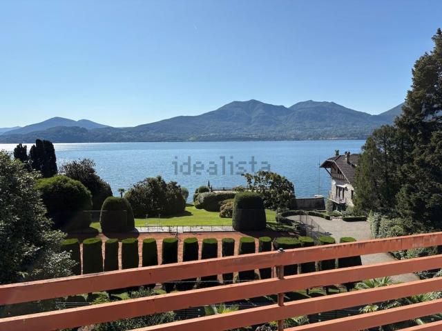 Case e ville in vendita di 282 m² in Via Oggebbio, 25